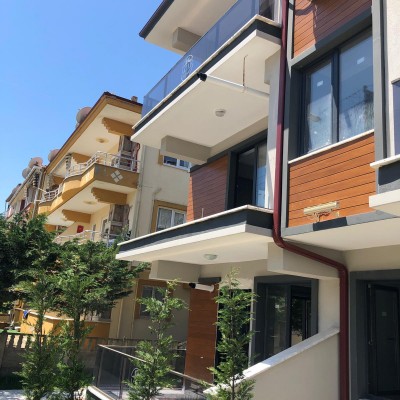 Cтеклянные  балюстрады  -  системы  поручней  со  стеклопакетом