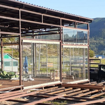 Безрамное  остекление