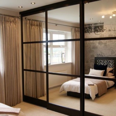 Зеркальные  двери